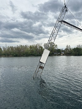 Climbing protection for mast