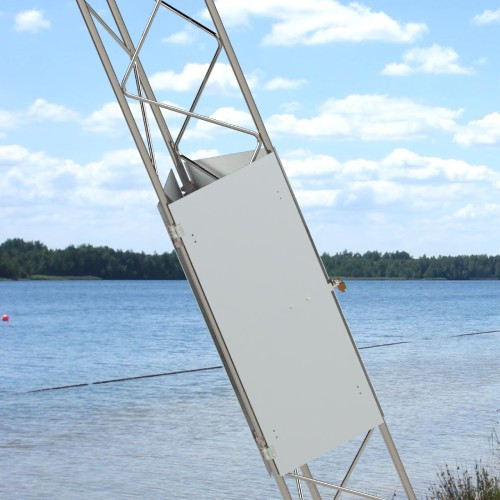 Climbing protection for mast
